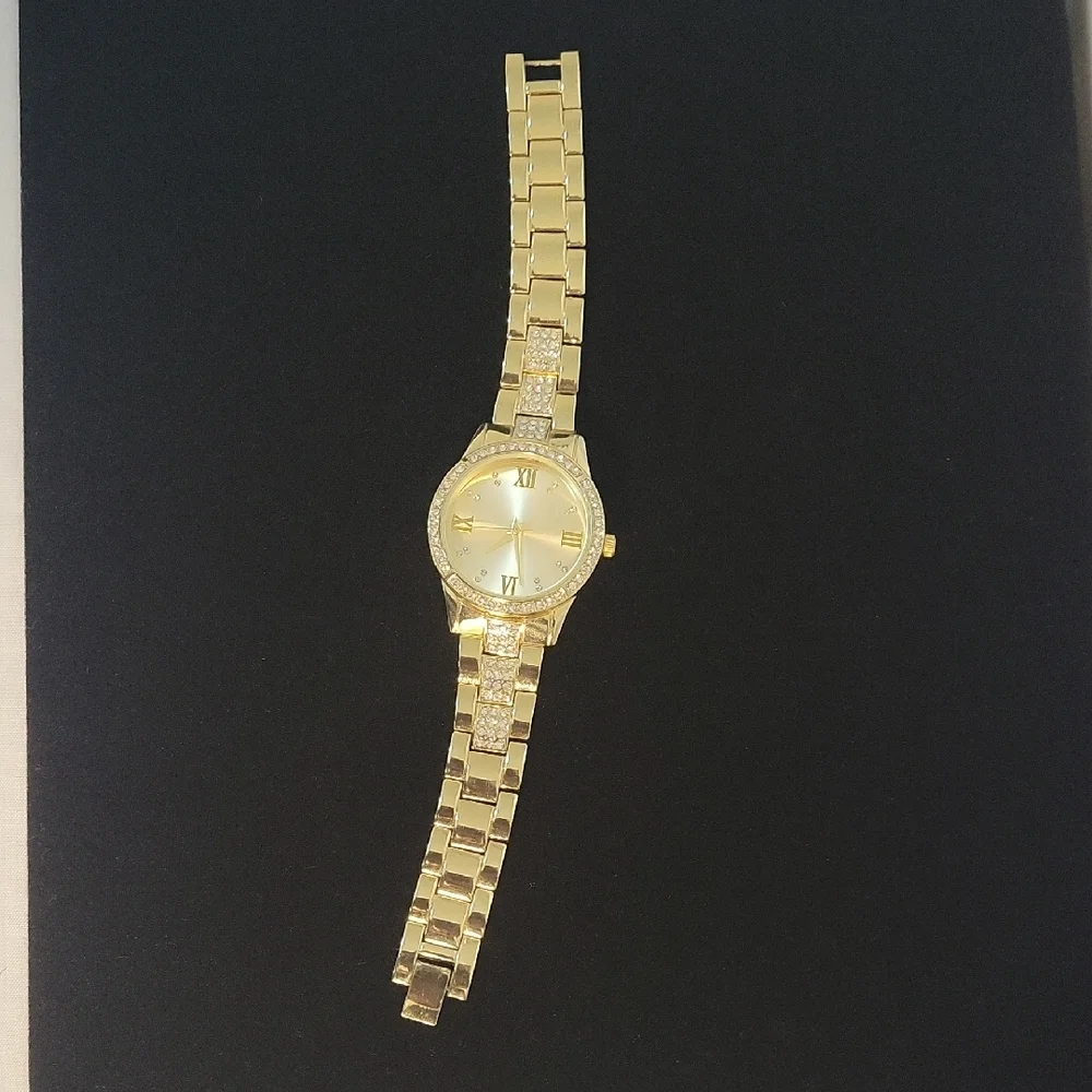 Merona Elegant Gold Women's Watch with Crystal  and Gold-Tone Finish - Picture 5 of 8